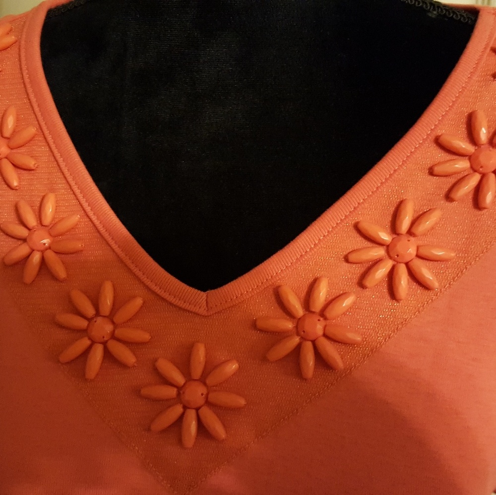 Beaded Flower Top - Picture 2 of 6